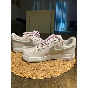 Nike Air Force 1 '07 ESS Low Pink Iridescent DD1523-500 Womens size 7 NEW
